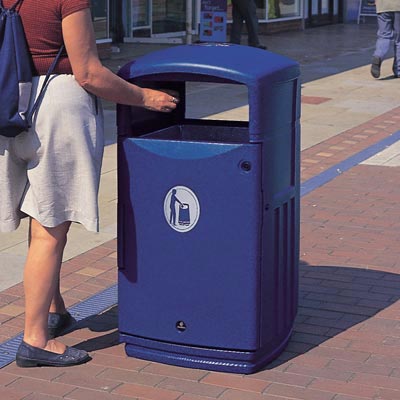 Futuro litter bin in Dark Blue