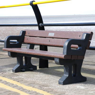 Phoenix™ Seat with Armrests
