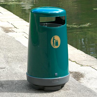 Topsy 2000 litter bin in Deep Green